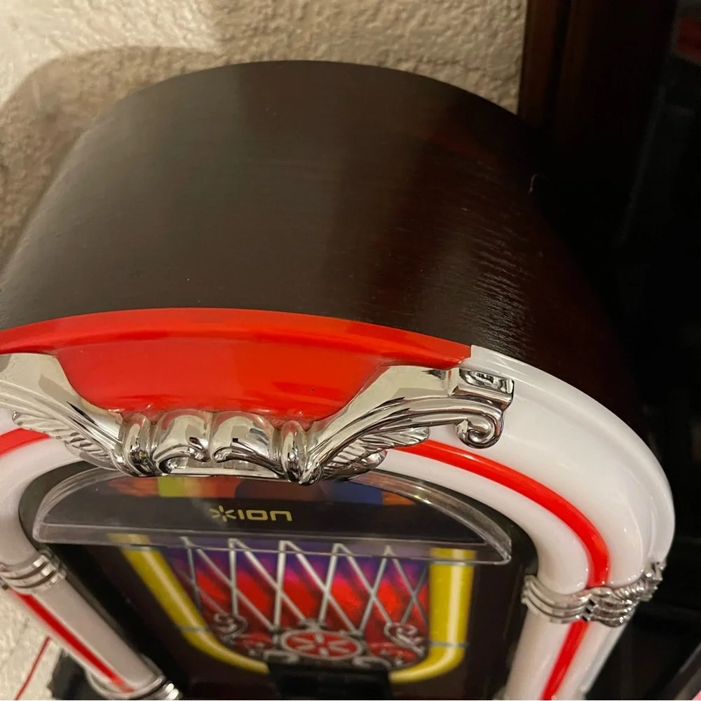 ❌SOLD ON ♏️ERCARI - Ion light up color changing jukebox speaker - Picture 5 of 5